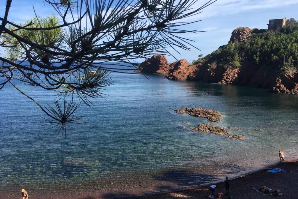 Casa vacanze A L'etage Avec Piscine Proche Bord De