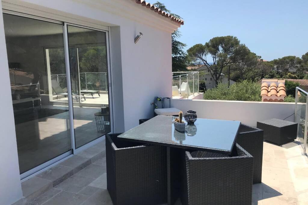 A L'etage Avec Piscine Proche Bord De Hébergement de vacances *