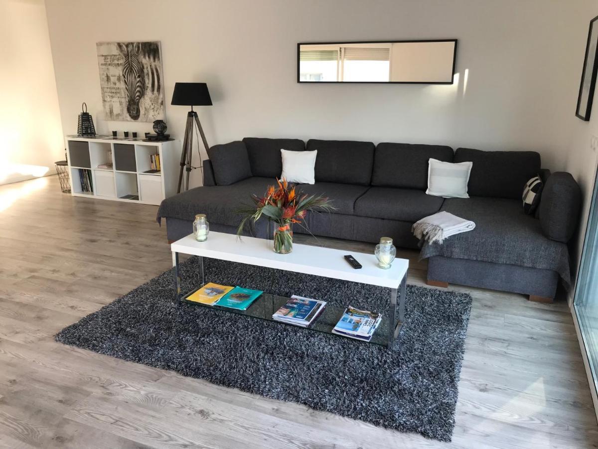A L'etage Avec Piscine Proche Bord De Casa vacanze *